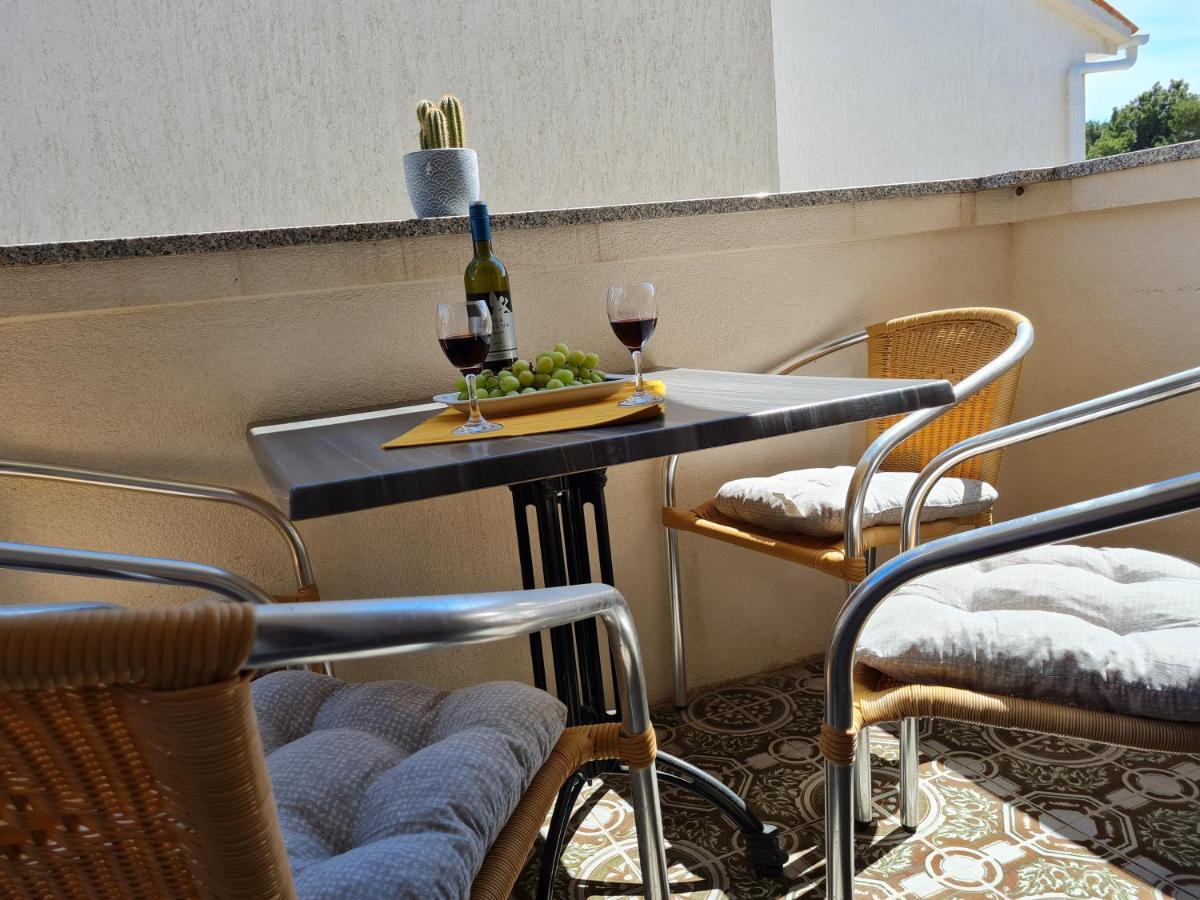 Apartments Dorotea ノヴァリャ エクステリア 写真