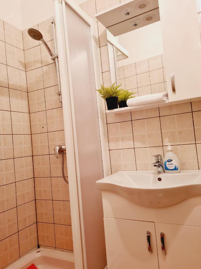 Apartments Dorotea ノヴァリャ エクステリア 写真